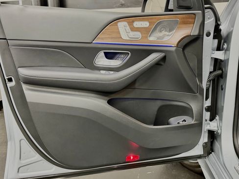 Used 2025 Mercedes-Benz GLS 450 4MATIC image 20