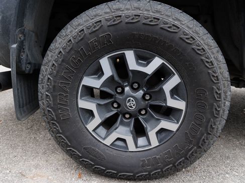 Used 2023 Toyota Tacoma TRD Off-Road image 14