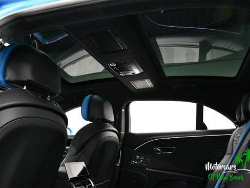 Used 2025 Bentley Flying Spur Plug-In Hybrid image 49