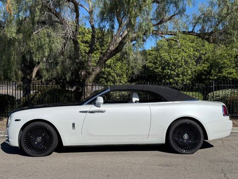 Used 2018 Rolls-Royce Dawn image 6