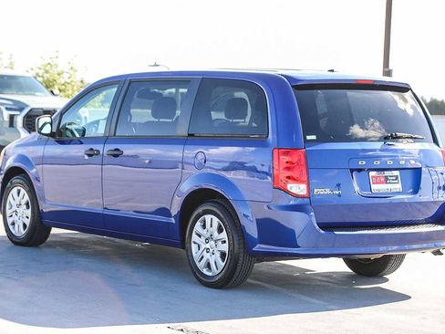 Used 2019 Dodge Grand Caravan SE w/ UConnect Hands-Free Group FWD image 7
