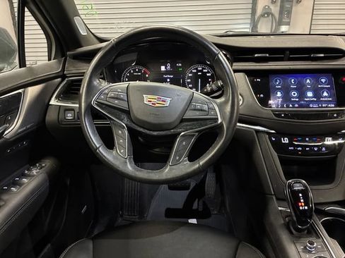 Certified 2022 Cadillac XT5 Premium Luxury AWD/4WD image 13
