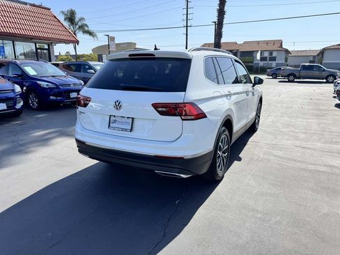Used 2020 Volkswagen Tiguan SE w/ Panoramic Sunroof Package FWD image 5