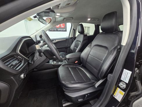 Used 2021 Ford Escape SEL w/ Technology Package FWD image 11