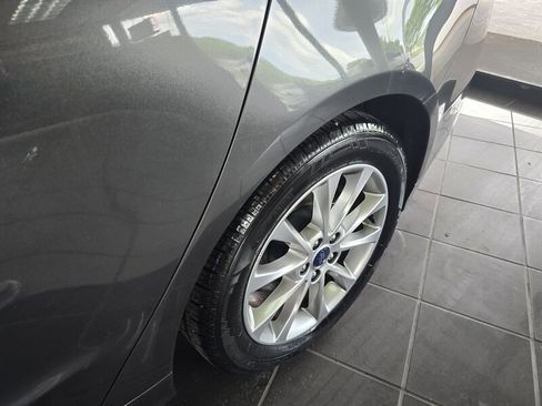 Used 2017 Ford Fusion SE w/ Fusion SE Technology Package FWD image 28
