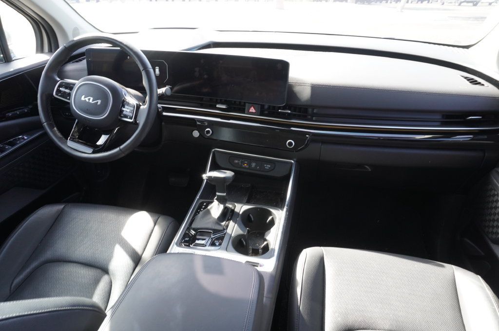 Used 2025 Kia Carnival SX Prestige FWD image 10