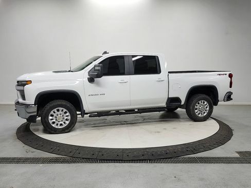 Used 2021 Chevrolet Silverado 2500 LT w/ Fleet Comfort Package AWD/4WD image 4