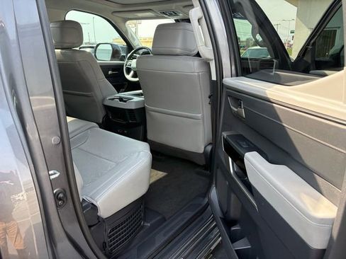Used 2024 Toyota Tundra Limited image 30