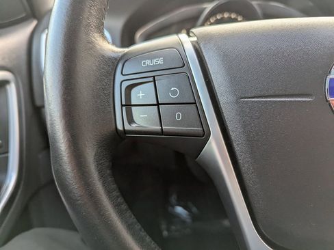 Used 2017 Volvo S60 T5 Dynamic image 24