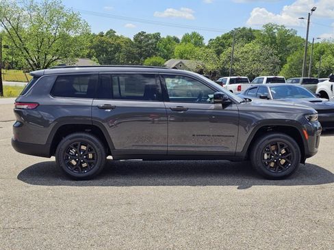 New 2026 Jeep Grand Cherokee L 2WD image 7