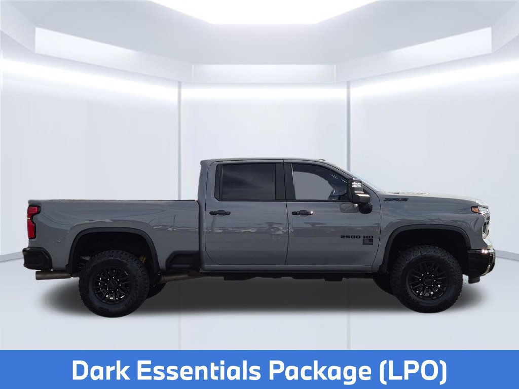 Used 2024 Chevrolet Silverado 2500 ZR2 w/ Technology Package AWD/4WD image 8