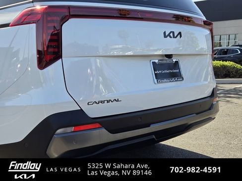 Certified 2025 Kia Carnival SX Prestige FWD image 8