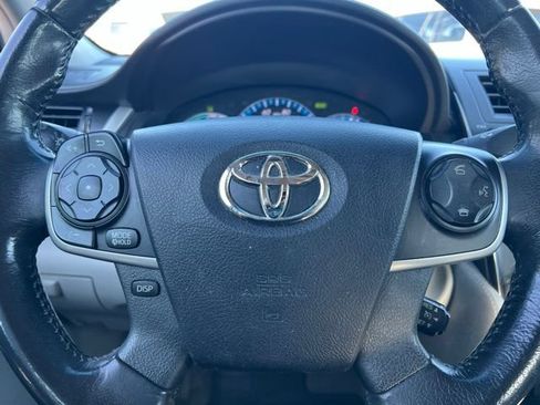 Used 2014 Toyota Camry XLE w/ Moonroof Package FWD image 21