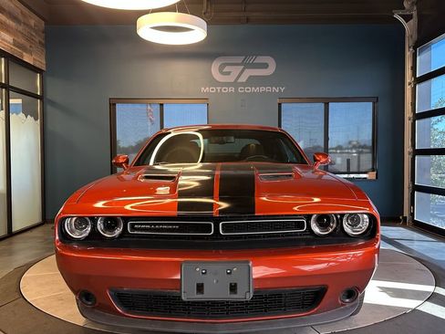 Used 2022 Dodge Challenger SXT AWD/4WD image 8