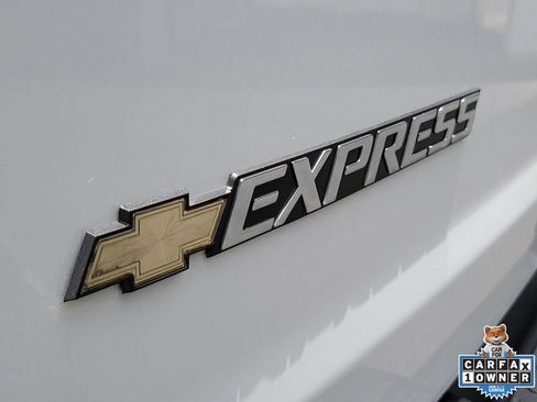 Used 2025 Chevrolet Express 3500 LT w/ LT Preferred Equipment Group RWD image 7