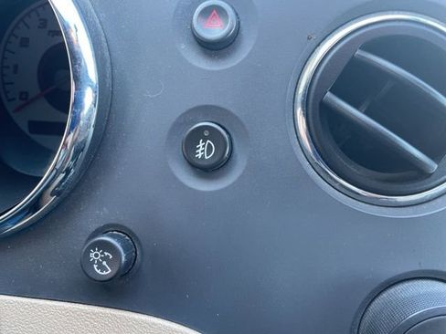 Used 2006 Pontiac Solstice Convertible w/ Premium Package image 27