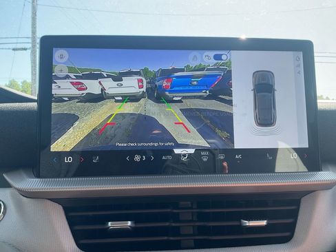 New 2026 Ford Explorer Active RWD image 24