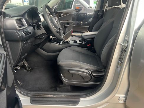 Used 2020 Kia Sorento L FWD image 12