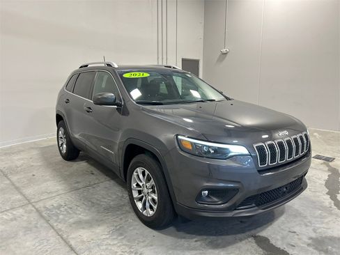 Used 2021 Jeep Cherokee Latitude Lux w/ Comfort/Convenience Group image 4