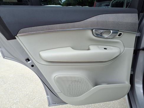 Certified 2023 Volvo XC90 B6 Plus AWD/4WD image 20