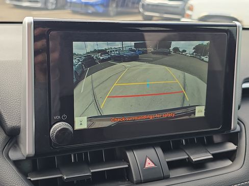 Used 2025 Toyota RAV4 XLE w/ Convenience Package FWD image 25
