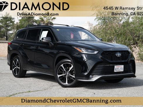 Used 2021 Toyota Highlander XSE image 1