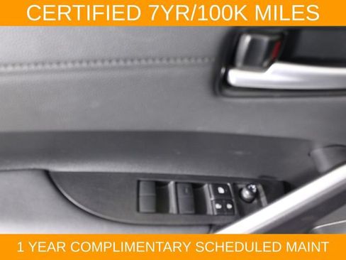 Used 2025 Toyota Corolla Cross XLE AWD/4WD image 18