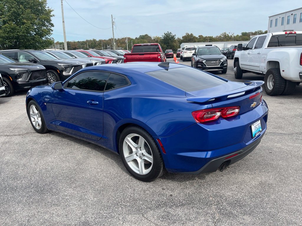 Used 2019 Chevrolet Camaro LT RWD image 4