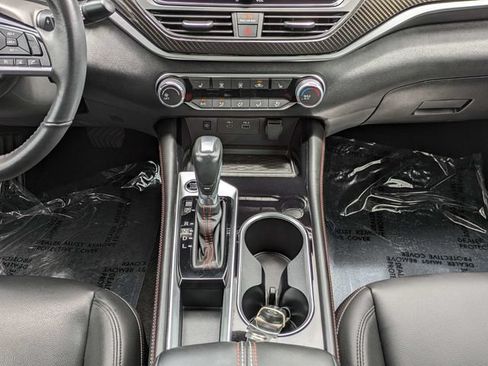 Used 2024 Nissan Altima 2.5 SR w/ SR Premium Package FWD image 19