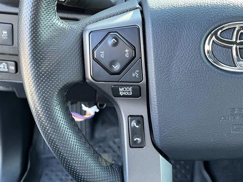 Used 2020 Toyota Tacoma TRD Off-Road image 28