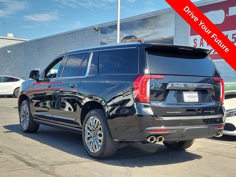 Used 2023 GMC Yukon XL Denali Ultimate AWD/4WD image 2