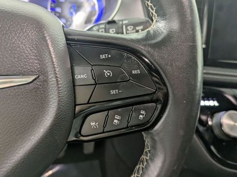 Used 2021 Chrysler Pacifica Touring-L w/ S Appearance Package AWD/4WD image 19
