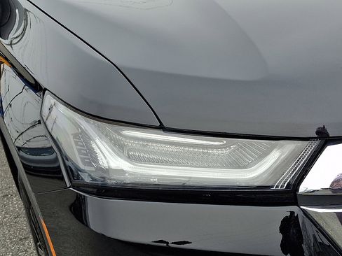 Certified 2023 Chevrolet Traverse LT image 9