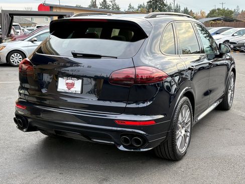 Used 2016 Porsche Cayenne GTS image 9