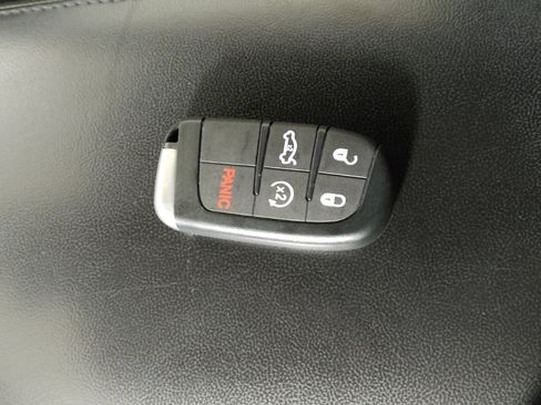 Used 2021 Jeep Grand Cherokee Laredo X RWD image 32
