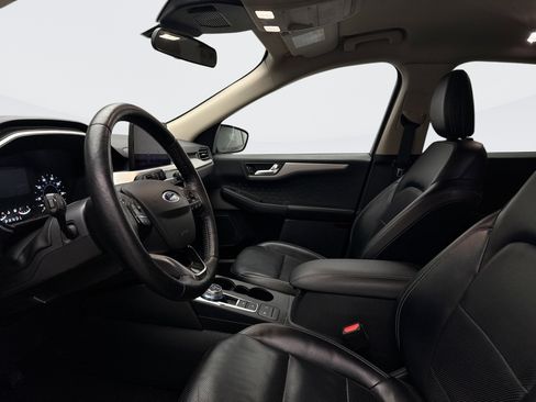 Used 2020 Ford Escape SEL image 9