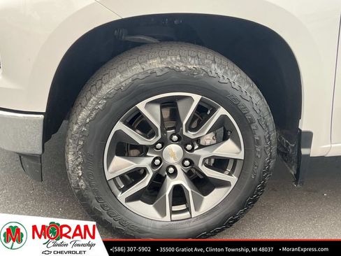 Used 2024 Chevrolet Silverado 1500 LT AWD/4WD image 10