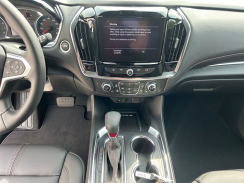 Used 2023 Chevrolet Traverse RS AWD/4WD image 12