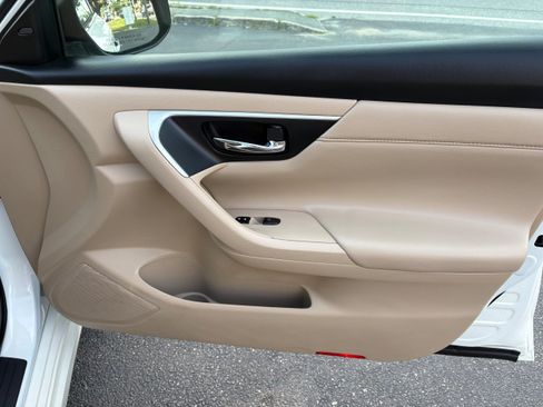 Used 2016 Nissan Altima 2.5 SL w/ 2.5 Technology w/LED Package FWD image 30