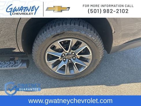 Used 2024 Chevrolet Tahoe Z71 w/ Luxury Package image 9