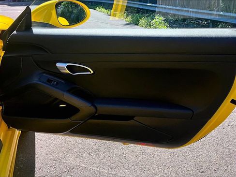 Certified 2024 Porsche 718 Boxster RWD image 27