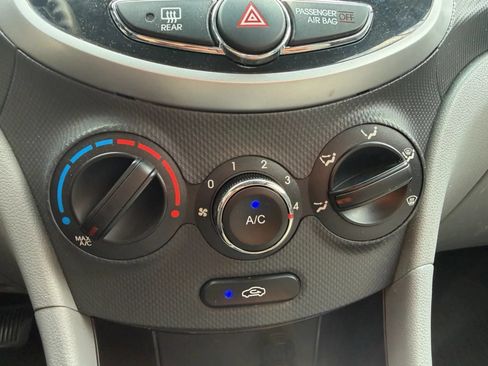 Used 2014 Hyundai Accent GLS w/ Option Group 2 FWD image 13