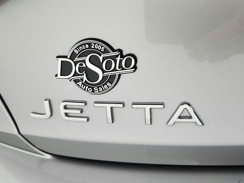 Used 2024 Volkswagen Jetta SE FWD image 29