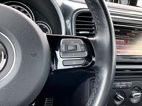 Used 2014 Volkswagen Beetle R-Line image 25