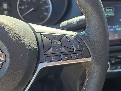 New 2025 Nissan Versa SR w/ Trunk Package FWD image 29