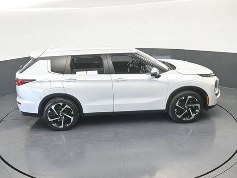 Used 2022 Mitsubishi Outlander ES image 49