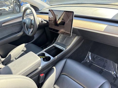 Used 2023 Tesla Model Y Performance image 26