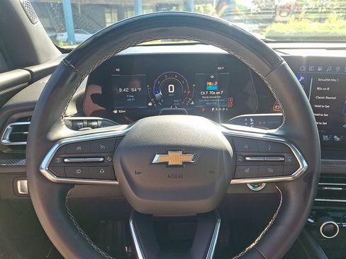 Used 2025 Chevrolet Traverse High Country w/ LPO, Floor Liner Package FWD image 23