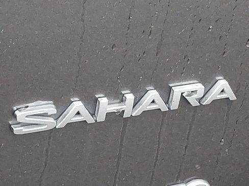 Used 2019 Jeep Wrangler Unlimited Sahara w/ Safety Group AWD/4WD image 11