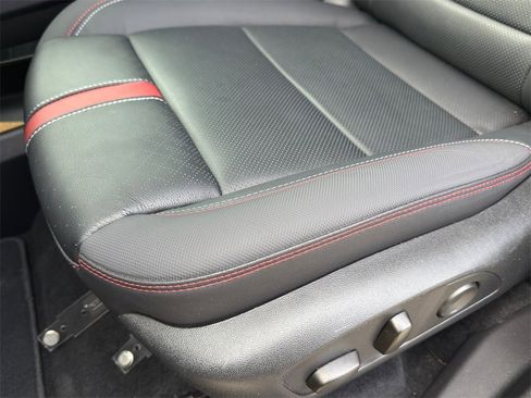 Used 2026 Chevrolet Traverse RS image 16